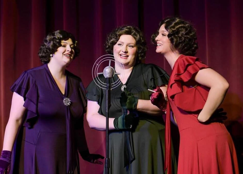 Annie (7:5) Annie (7:5)